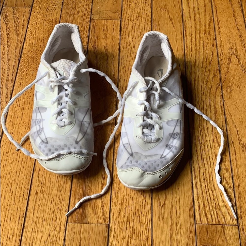 Nfinity vengeance cheerleading shoes